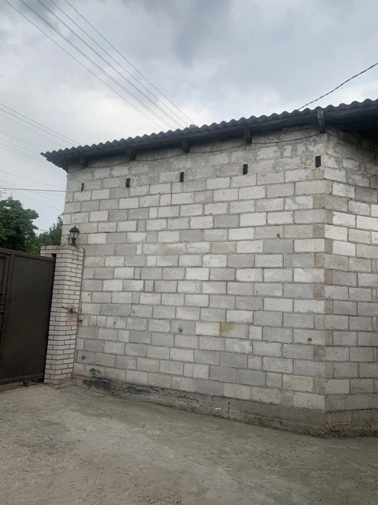 Продам затишний будинок із власною територією