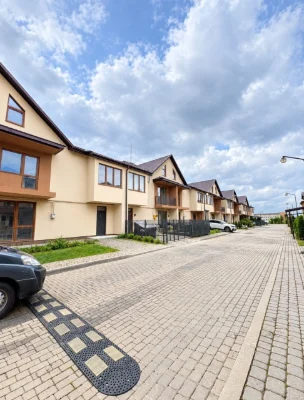 Luxury Cottage for Sale Near the Bus Station