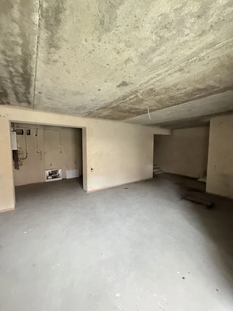 Luxury Cottage for Sale Near the Bus Station
