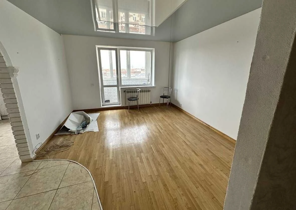 3 room apartment on вул. Sимоненка