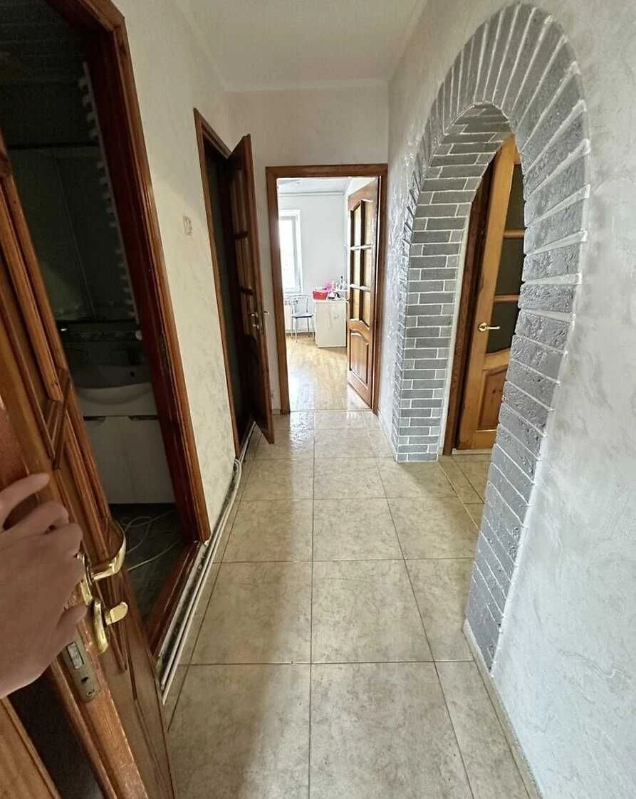 3 room apartment on вул. Sимоненка