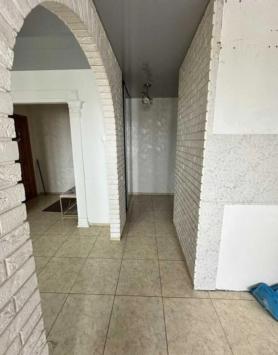3 room apartment on вул. Sимоненка
