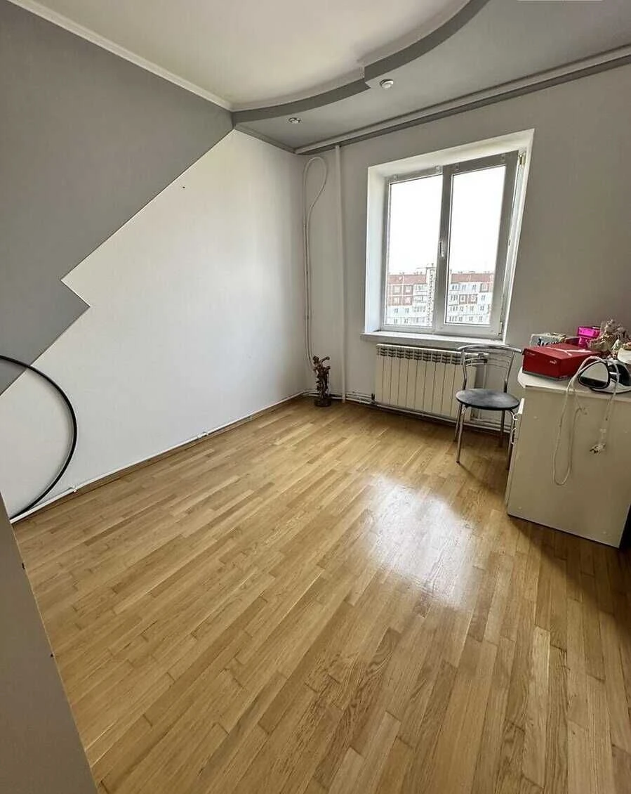 3 room apartment on вул. Sимоненка