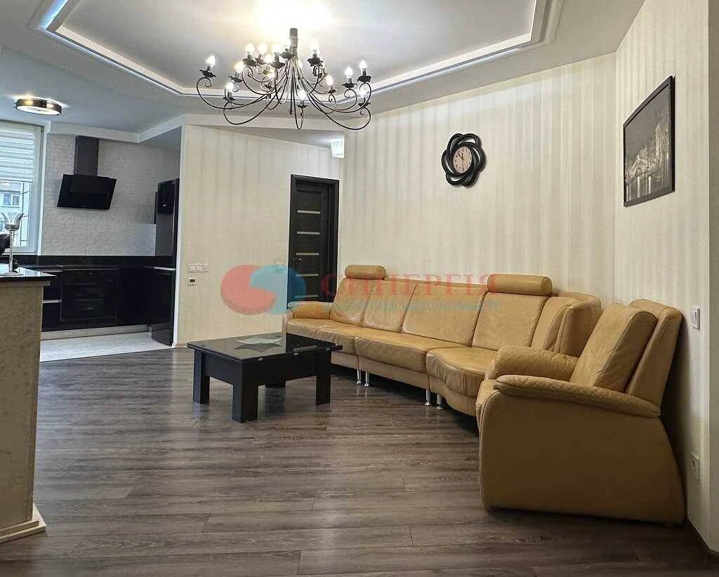 Довгострокова оренда 4-кімнатній квартири