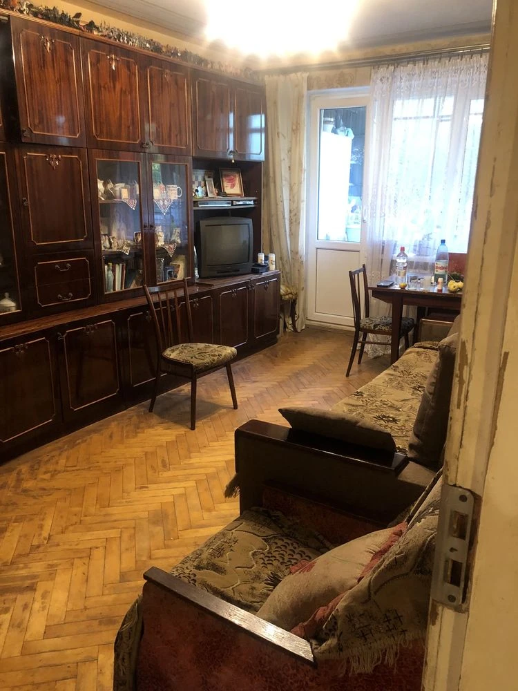 Sale of a 3-room apartment on Kulchitskoi Street!
