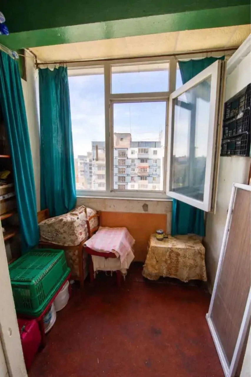 For Sale - Inexpensive 2-room apartment in Topol-2.