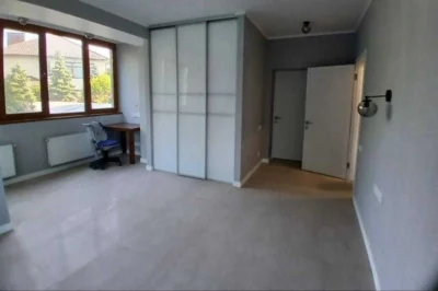 3 -bedroom/Renovated/Apartment Complex/Sea