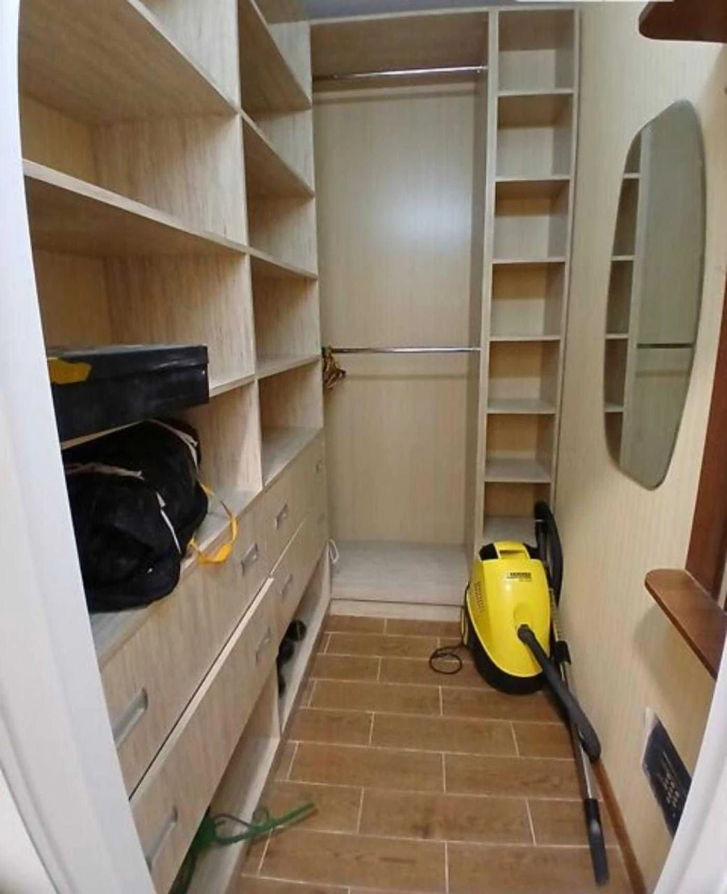 3 -bedroom/Renovated/Apartment Complex/Sea