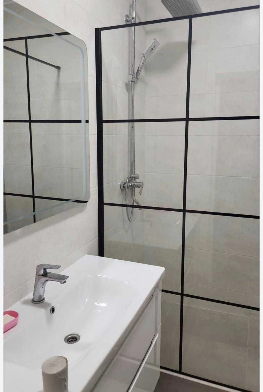 3 -bedroom/Renovated/Apartment Complex/Sea