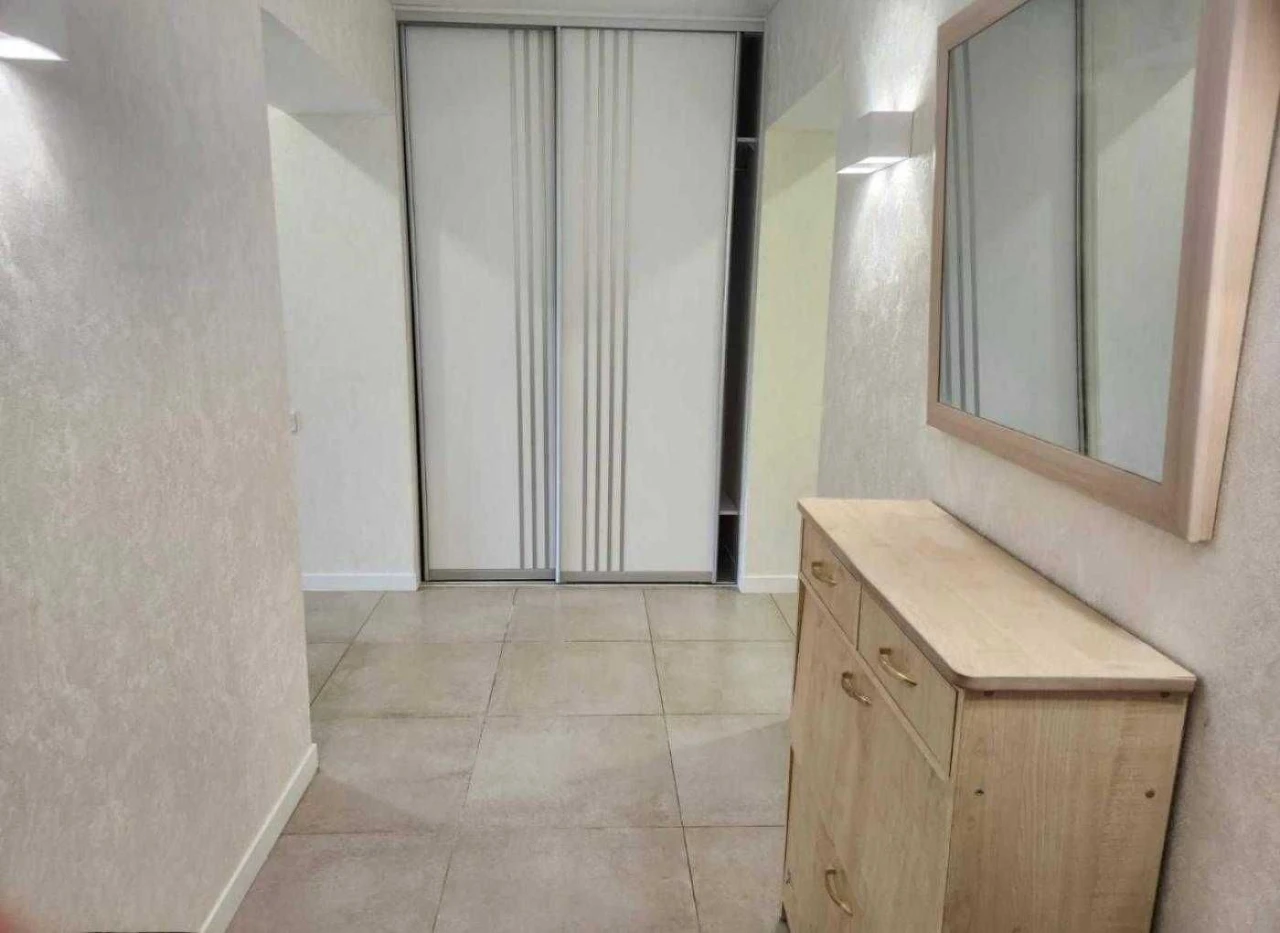 3 -bedroom/Renovated/Apartment Complex/Sea