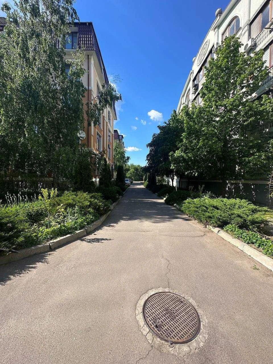 3 -bedroom/Renovated/Apartment Complex/Sea