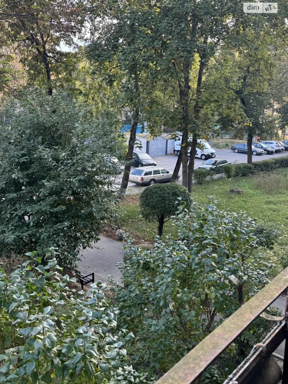 Apartment for Sale: Apartment on Kosmonavtiv Avenue
