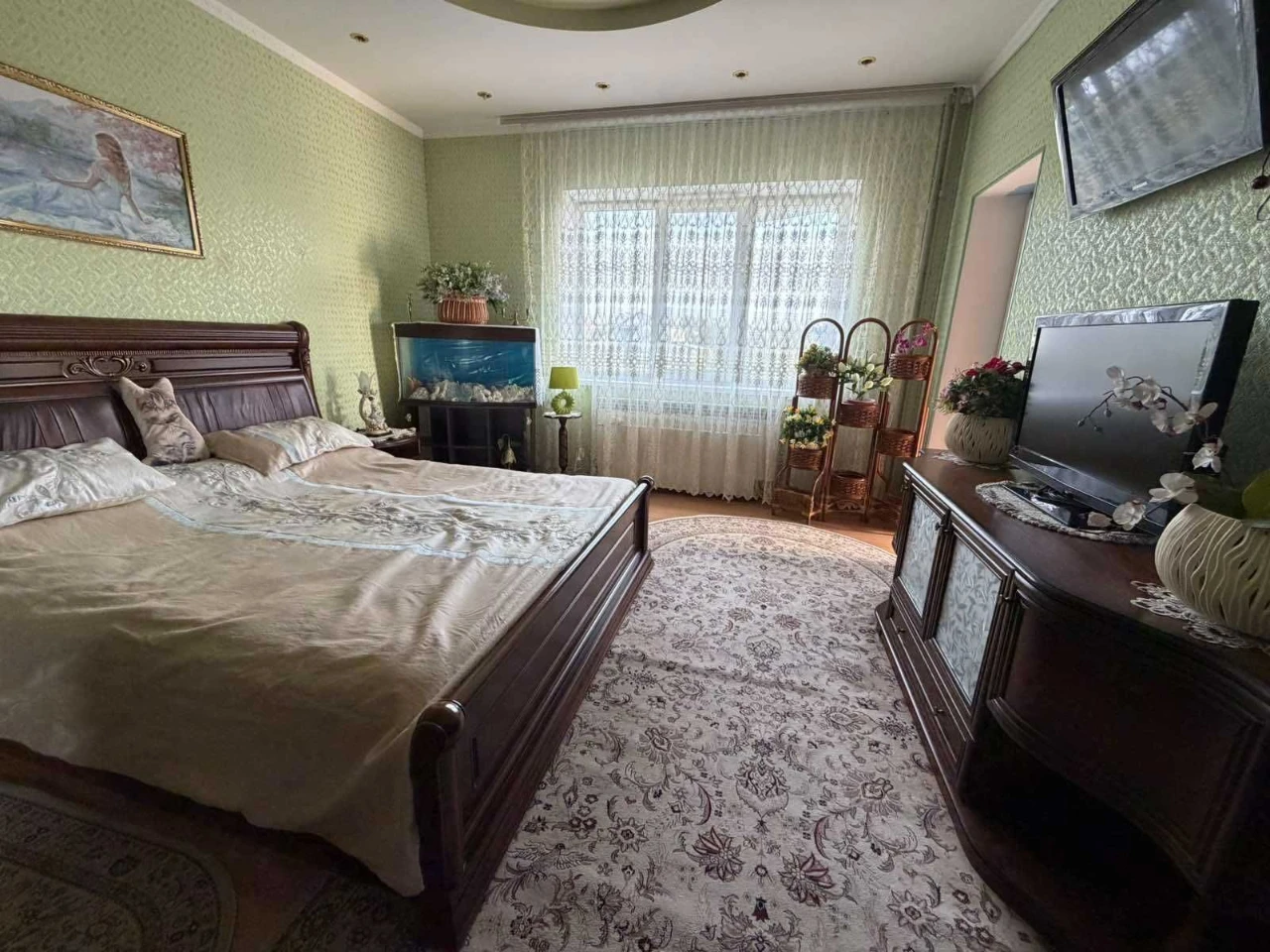 Sale of a spacious house