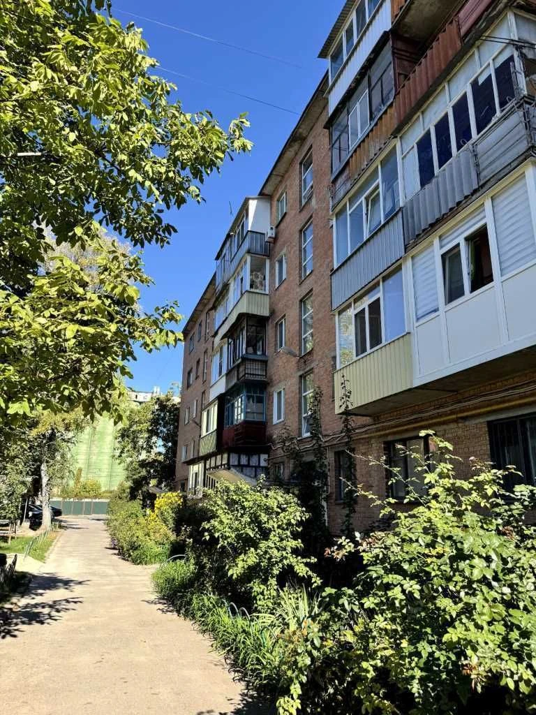 2 квартира на Подолі, цегляний будинок