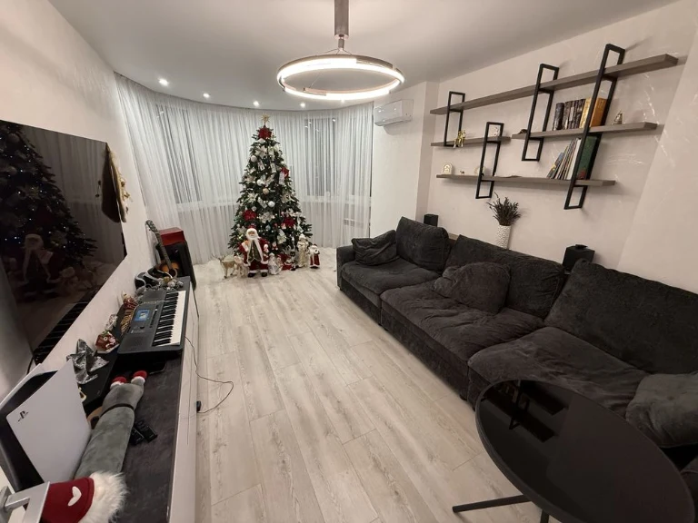 Продам квартиру 115 м2