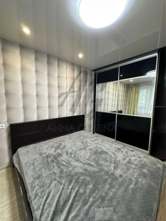 For Sale: 2-room apartment with COMPLETE renovation, Topol-3.