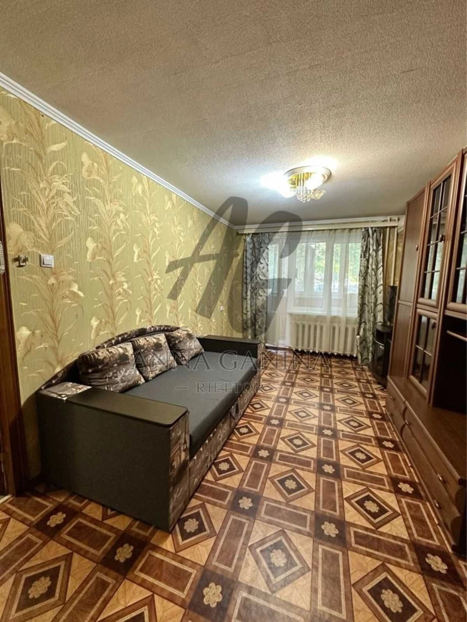 Продаю 2-кімнатну квартиру з КАПІТАЛЬНИМ РЕМОНТОМ, Тополь-3.