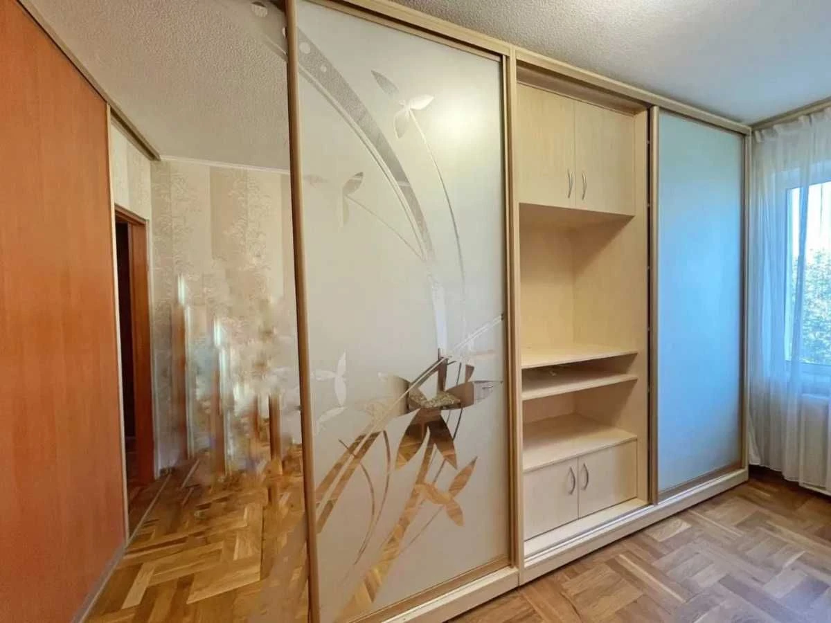 Продам 3-ком. с РЕМОНТОМ,  Победа-6.