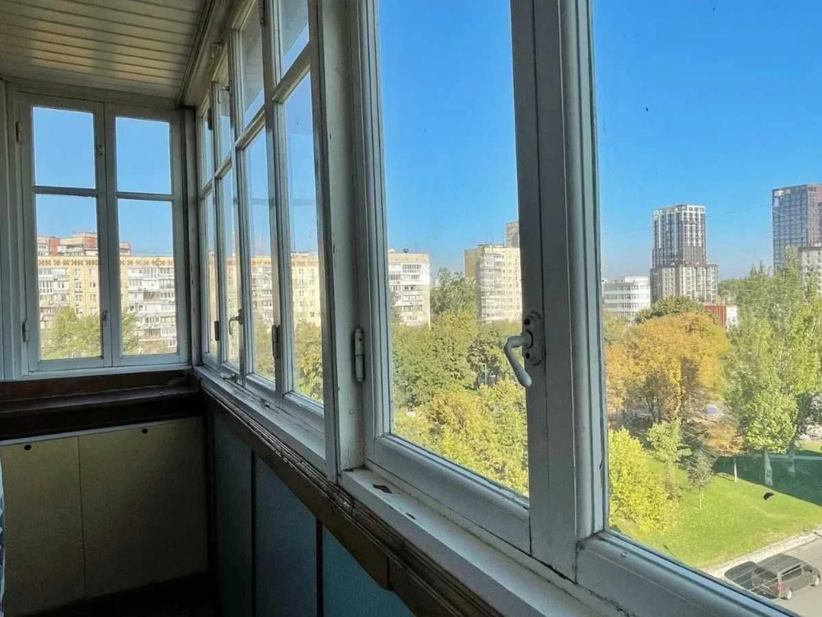 Продам 3-ком. с РЕМОНТОМ,  Победа-6.