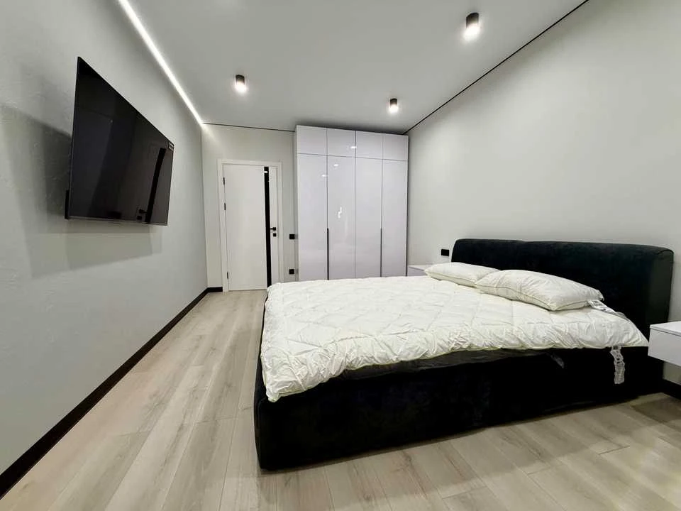 Apartment. Alexander Dovzhenko Street, Ivano-Frankivsk