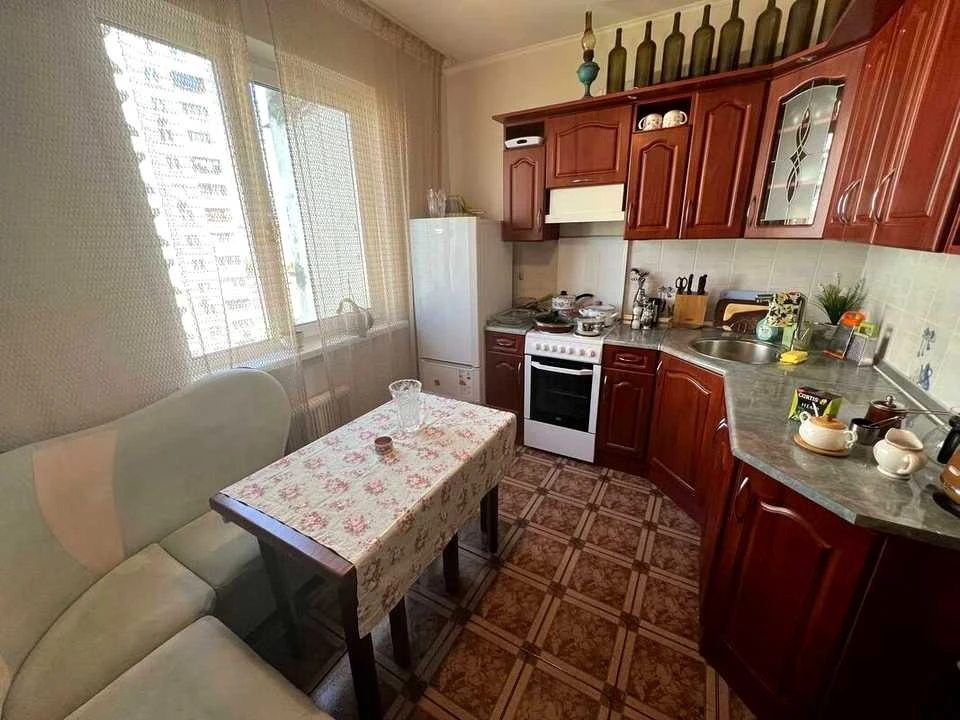 Квартира. Київ, вулиця Анни Ахматової
