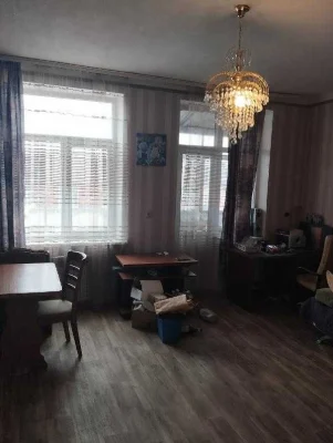 Продам 2к квартиру Універмаг «Україна» (метро Спортивна / За