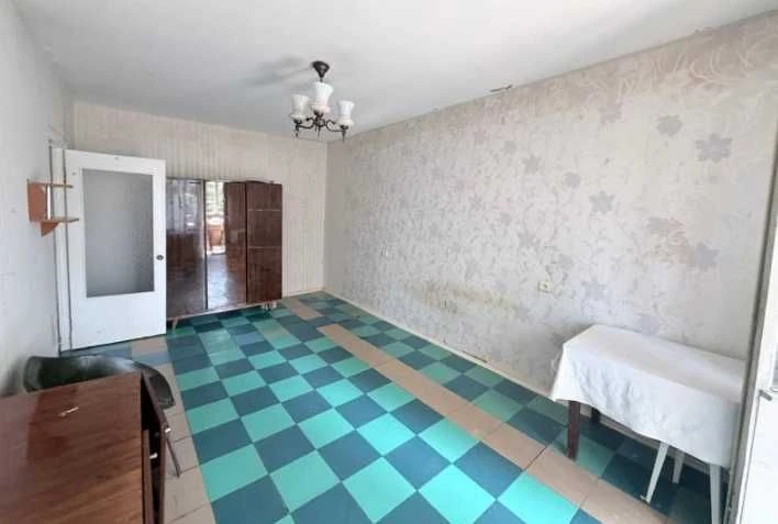 Apartment for sale in Odessa in a quiet residential area