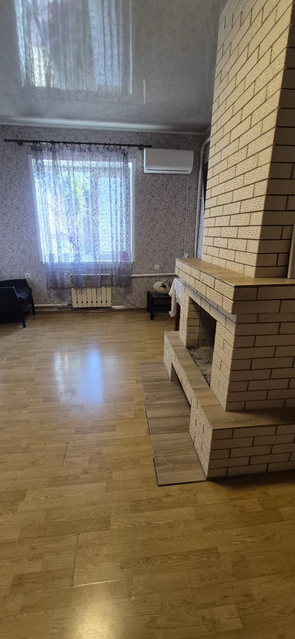 For Sale: House in Kommunarov District