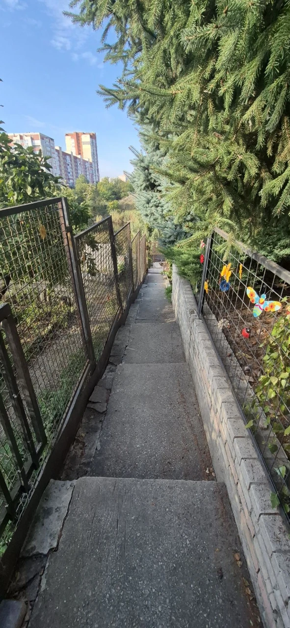 For Sale: House in Kommunarov District