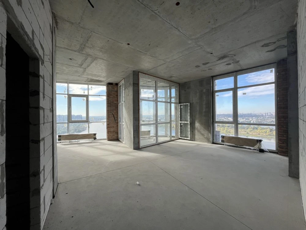 Sale of a Penthouse on the Dnipro River and Right Bank, 157.5