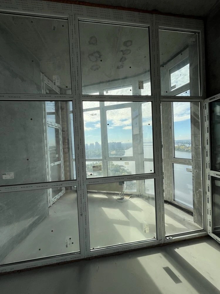 Sale of a Penthouse on the Dnipro River and Right Bank, 157.5