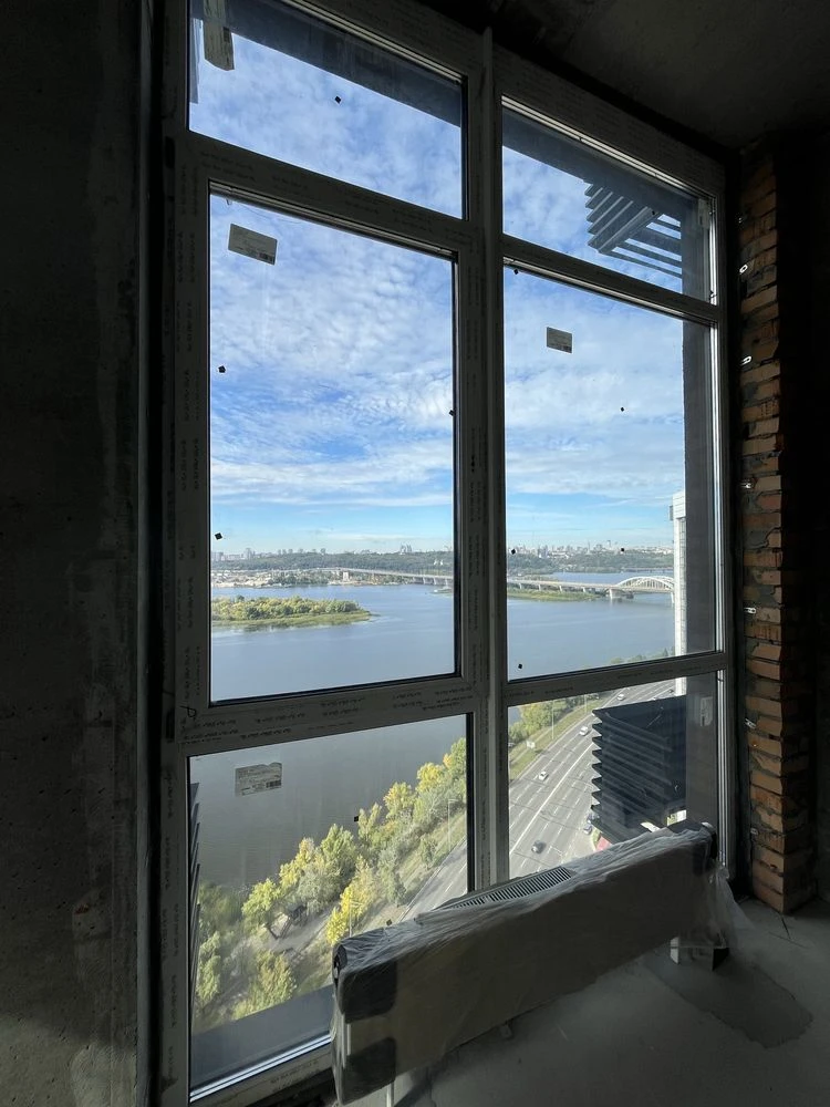 Sale of a Penthouse on the Dnipro River and Right Bank, 157.5