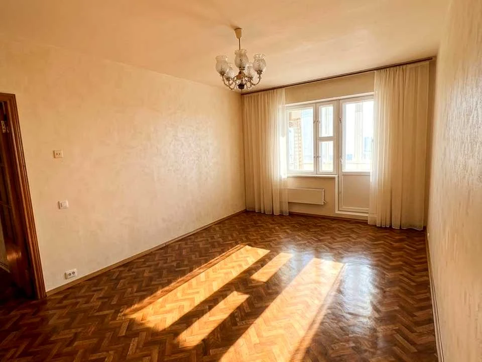 Apartment. Kastus Kalinovsky Street, Kyiv