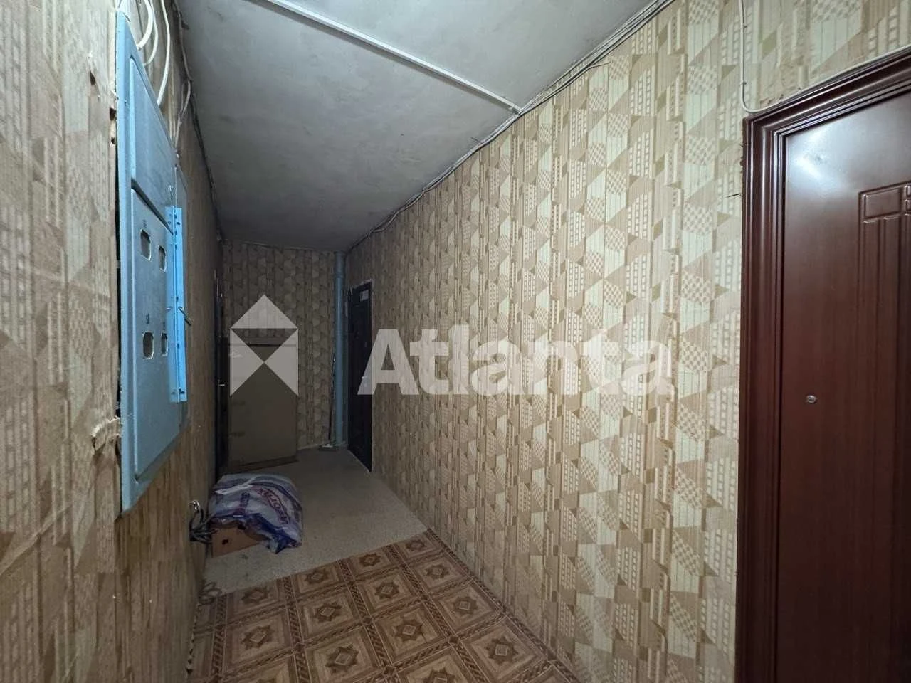 One-bedroom apartment on William's Middle Floor South