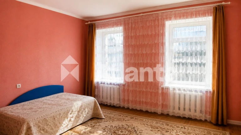 2-bedroom apartment on the ground. Renovation. Slobodka.