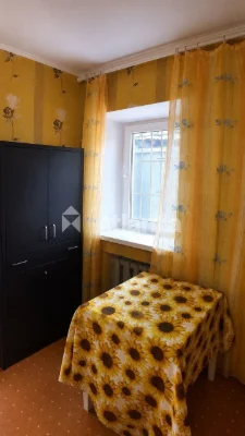 2-bedroom apartment on the ground. Renovation. Slobodka.