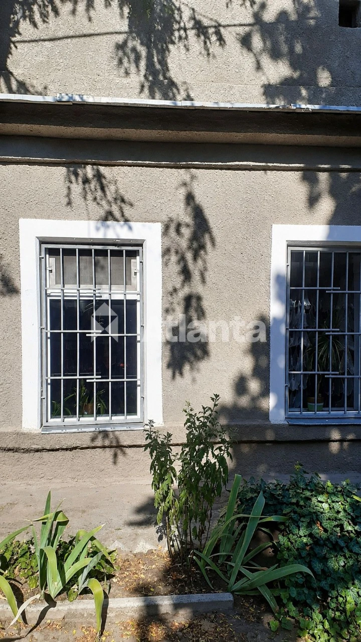 2-bedroom apartment on the ground. Renovation. Slobodka.