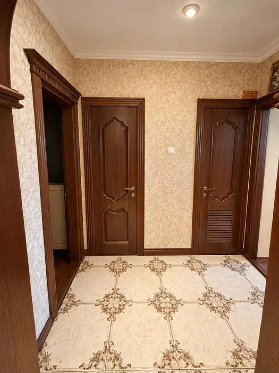 3-Bedroom Apartment, Kotovskogo Village - Neoclassic Renovation