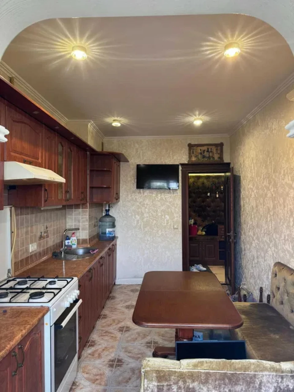 3-Bedroom Apartment, Kotovskogo Village - Neoclassic Renovation