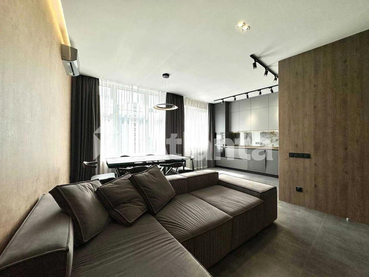 Трёхкомнатная квартира 108 м² в Аркадии, дизайнерский ремонт