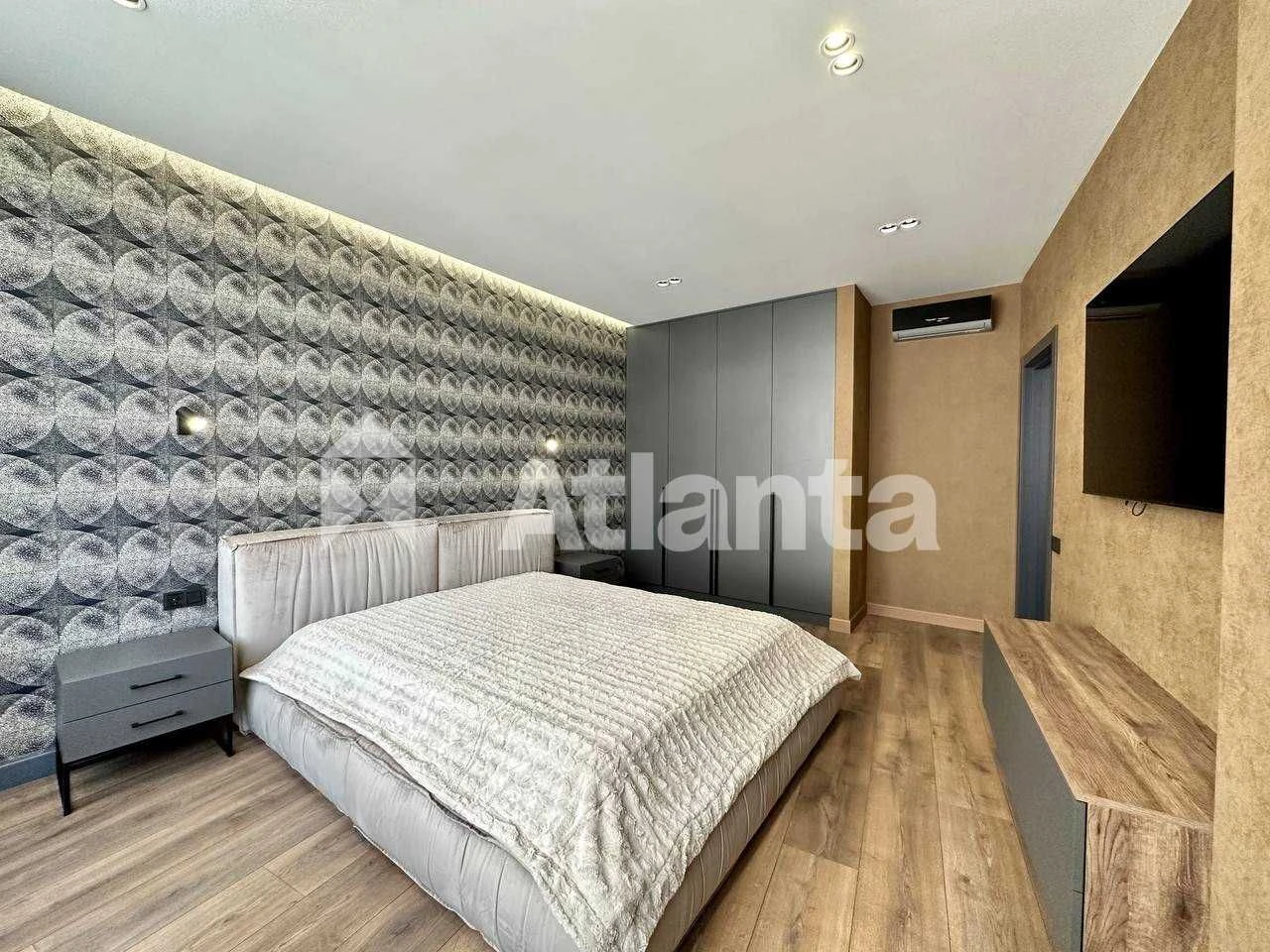 Трёхкомнатная квартира 108 м² в Аркадии, дизайнерский ремонт