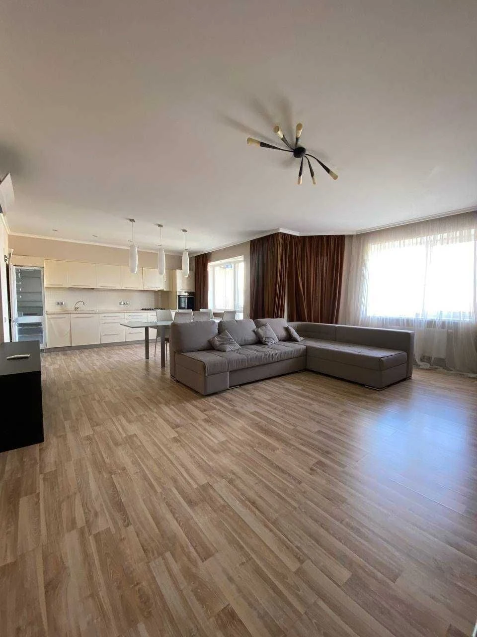 2-room apartment 116 sq.m, Stikon residential complex, Шевchenko Avenue, brick building