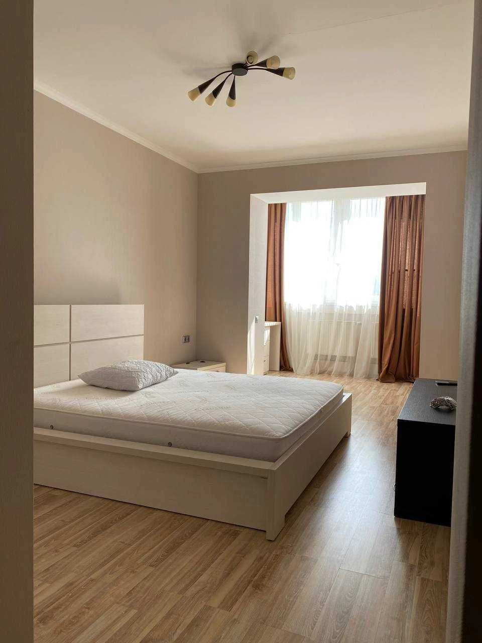 2-room apartment 116 sq.m, Stikon residential complex, Шевchenko Avenue, brick building