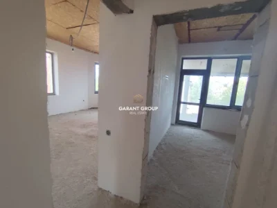 Large House/Guest House/8 acres