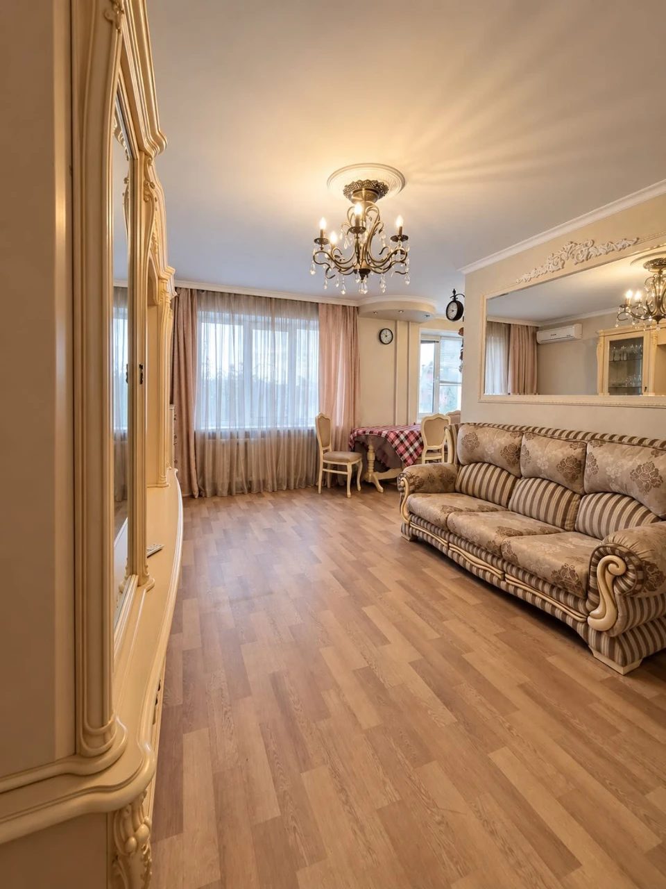 3-bedroom apartment, Poltava Center, Pushkina 43