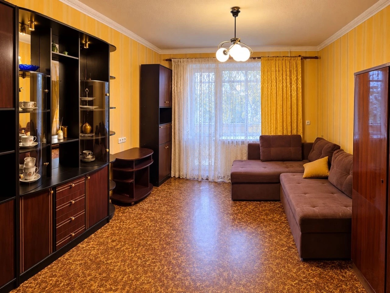 3-bedroom apartment, Poltava Center, Pushkina 43