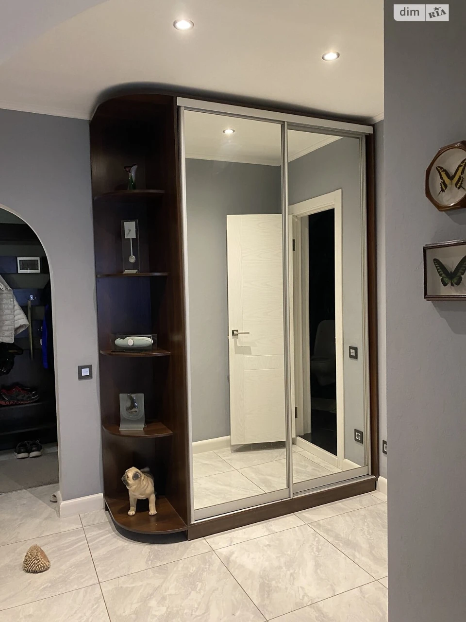 Long-Term Rental Apartment, Poczynki