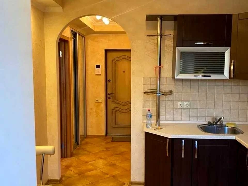 Apartment. Obolon Street, Kyiv
