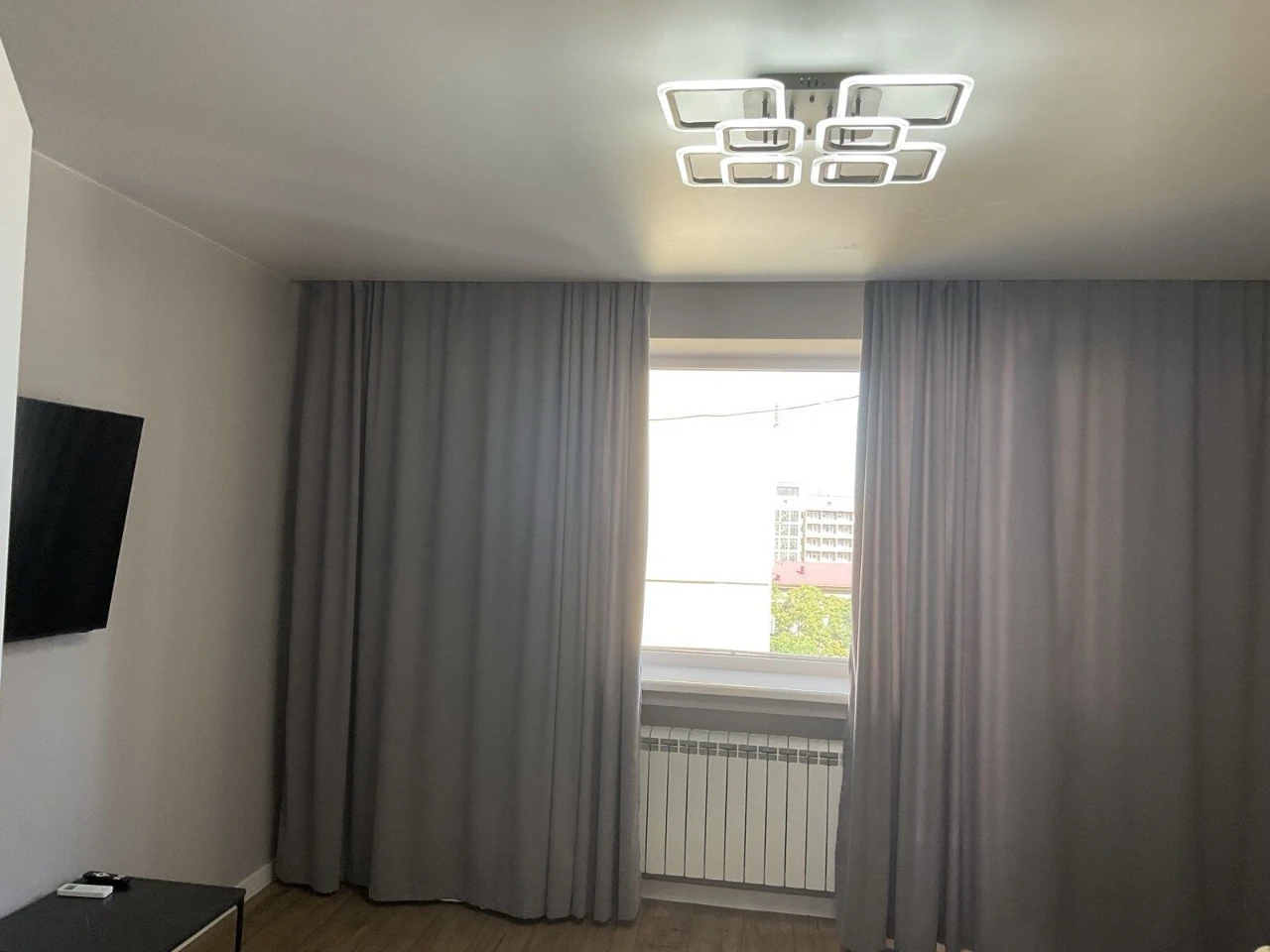 For Sale: 3-bedroom apartment in Arcadia, renovated, 8th floor