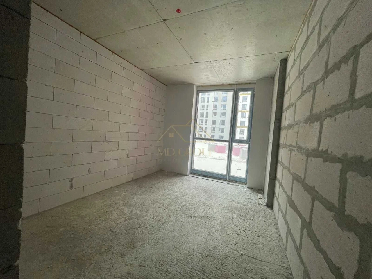 Apartment for Sale Near the Lake
